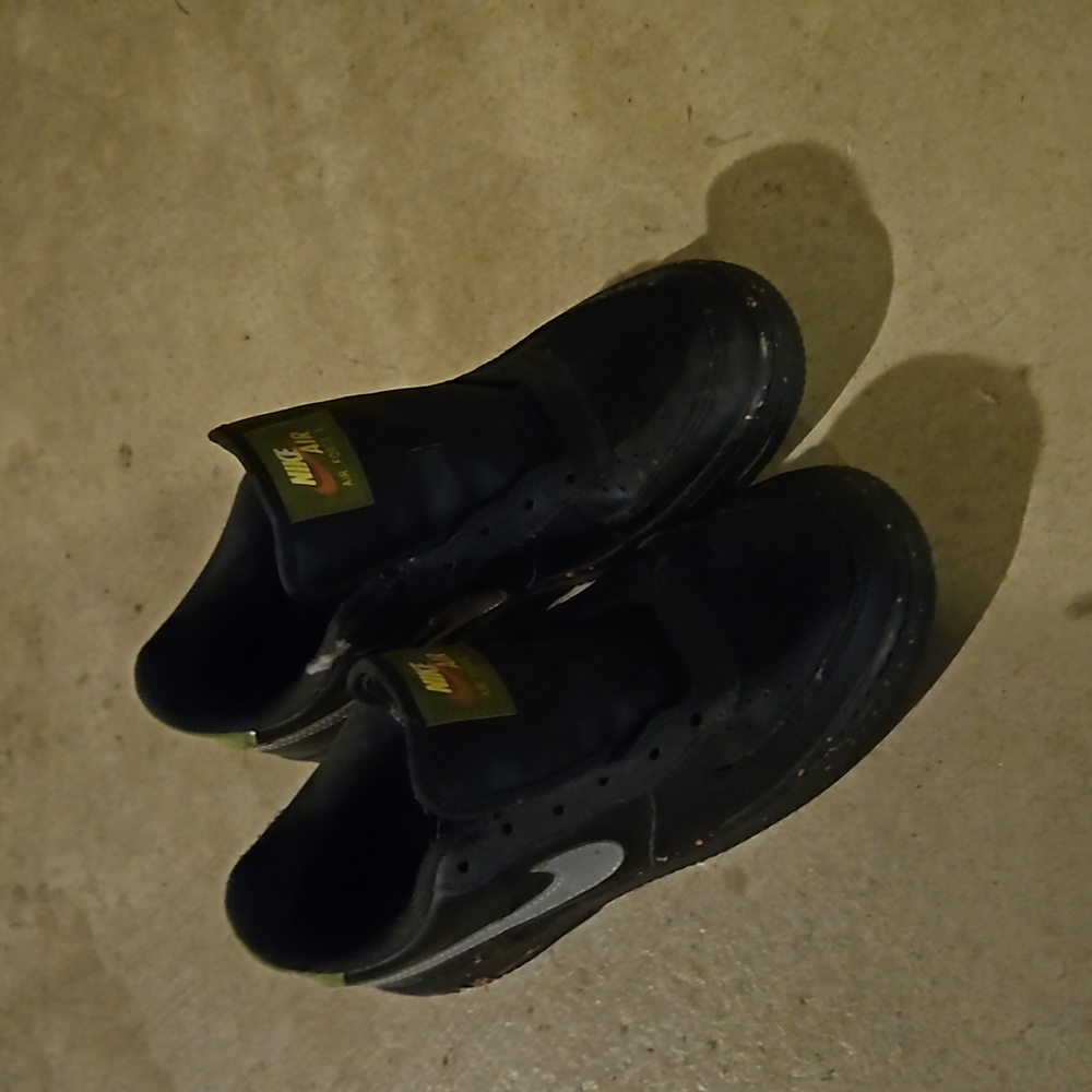 Shoe